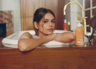 Kaia Gerber firma il suo ruolo beauty più importante di sempre: è la prima Creative Partner in Residence di Uni