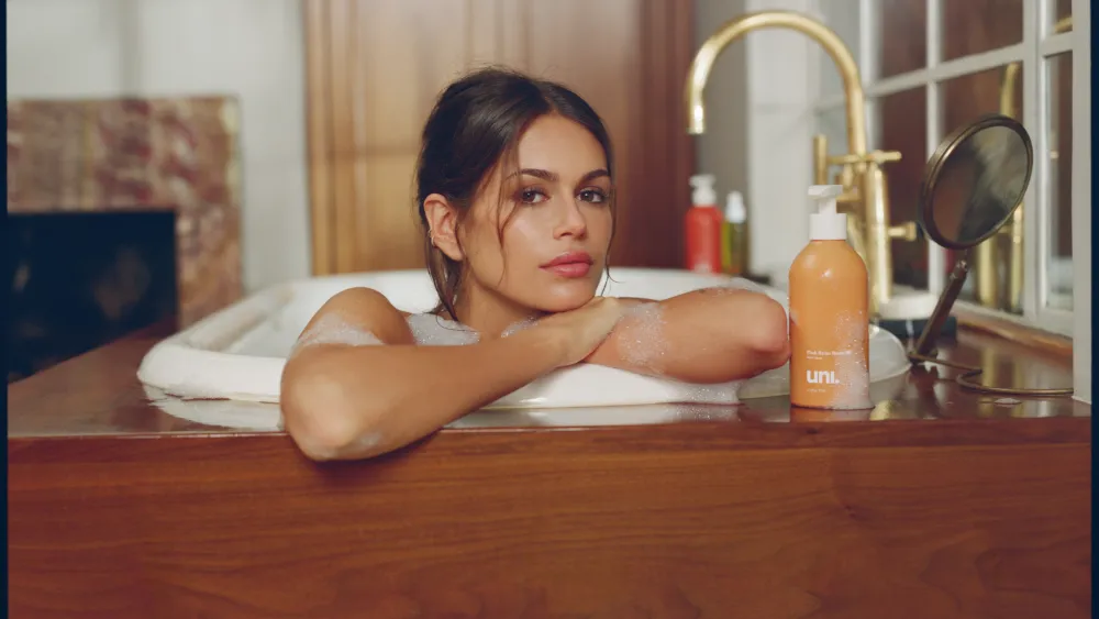 kaia gerber firma il suo ruolo beauty pi249 importante di sempre 232 la prima creative partner in residence di uni da Metropolitanmagazine.it kaia gerber firma il suo ruolo beauty pi249 importante di sempre 232 la prima creative partner in residence di uni