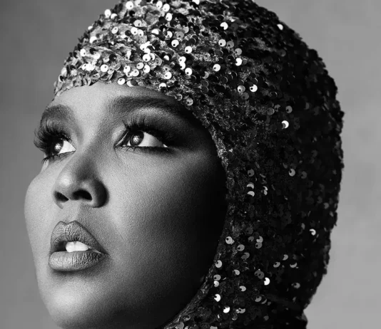 Lizzo sta ridefinendo le sue priorità dopo i risultati deludenti di “Bitch”, e tira in ballo Taylor Swift