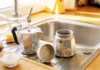 Pulizia della moka, sfatiamo i falsi miti su lavastoviglie e sapone: fa davvero male alla salute? Moka Pulizia - Photo Credits TriesteNotizie