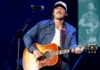 Pochi giorni dopo aver ribaltato (e rotto) un pianoforte, Morgan Wallen ha lanciato il telefono di un fan