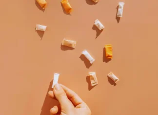 OMS, allarme per la nicotina “invisibile”: niente puzza o fumo, ma il rischio rimane Nicotina Invisibile Rischi - Photo Credits Il Fatto Alimentare