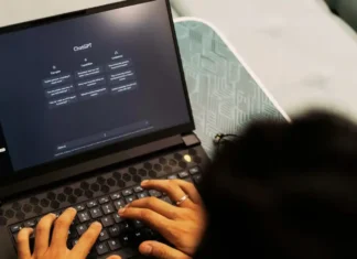 Nuova causa contro OpenAI. Carrier: «ChatGPT ha contribuito al suicidio di mia figlia» OpenAI Causa - Realizzato con Canva