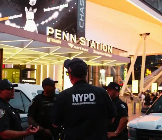 New York, 6 persone accoltellate alla Penn Station: si parla di violenza “casuale” Penn Station - Photo Credits CNA ()modificato con Canva)