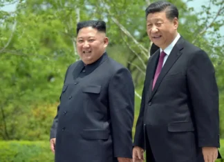 Il presidente della Cina, Xi Jinping, è arrivato in Corea del Nord per il vertice con Kim (per la prima volta dopo 7 anni)
