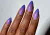 Le ube nails sono la manicure viola che sta conquistando l’estate 2026