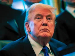 Stretta sull’immigrazione negli USA, un giudice si oppone: «Le misure sono illegittime» Trump Immigrazione - Photo Credits QuiFinanza (modificato con Canva)
