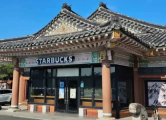 Dopo la polemica del mese scorso, Starbucks ha imposto a tutti i dipendenti in Corea del Sud di seguire un corso di formazione su «consapevolezza storica e sensibilità sociale»
