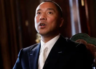 Il magnate cinese e la truffa da un miliardo di dollari: Wengui condannato a 30 anni di carcere Wengui Truffa - Photo Credits Reuters