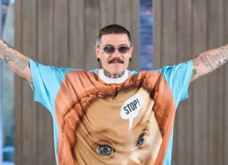 Adrian Appiolaza saluta Moschino dopo due anni