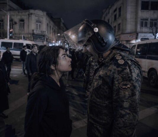 ‘Dreams of Violets’: Tribeca presenterà in anteprima il film della resistenza iraniana interamente generato dall’intelligenza artificiale