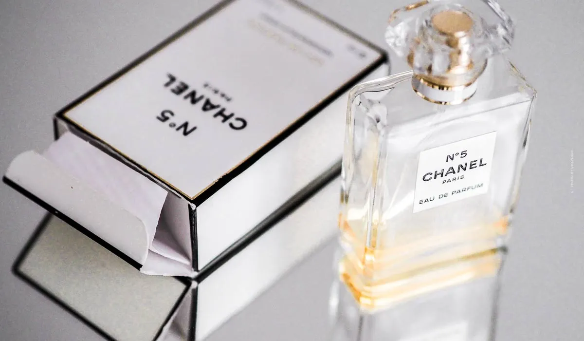 chanel inaugura una nuova era dei gioielli con marie laure c233r232de da Metropolitanmagazine.it chanel inaugura una nuova era dei gioielli con marie laure c233r232de