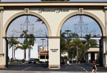 California e NY sfidano Hollywood: causa contro la maxi fusione Paramount-Warner