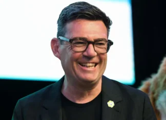 Andy Burnham conferma la propria candidatura per sostituire Keir Starmer, ma non tutti sono d’accordo