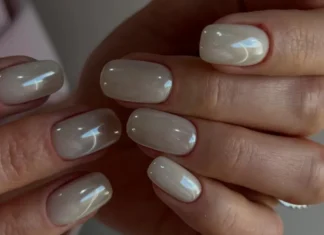 Pearl Nails, la manicure più chic dell’estate 2026 che sembra uscita direttamente dal fondo del mare