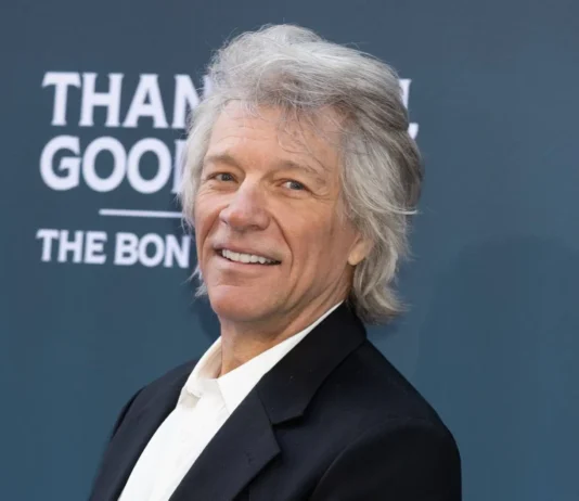 Jon Bon Jovi ha interrotto il suo concerto al Madison Square Garden per problemi di salute Jon Bon Jovi