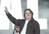 L’annuncio di Lewis Capaldi: «Dopo questa estate mi prenderò una pausa e registrerò un album»