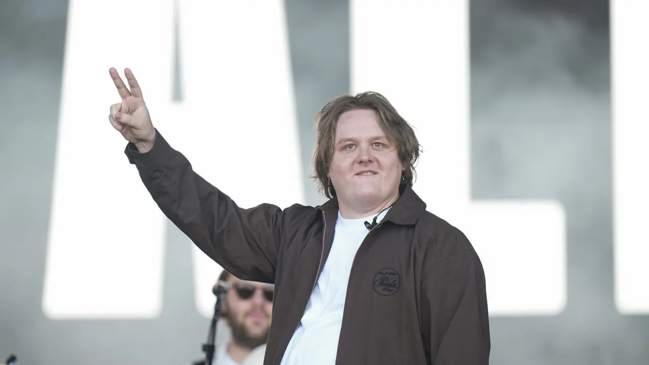 l8217annuncio di lewis capaldi dopo questa estate mi prender242 una pausa e registrer242 un album da Metropolitanmagazine.it l8217annuncio di lewis capaldi dopo questa estate mi prender242 una pausa e registrer242 un album