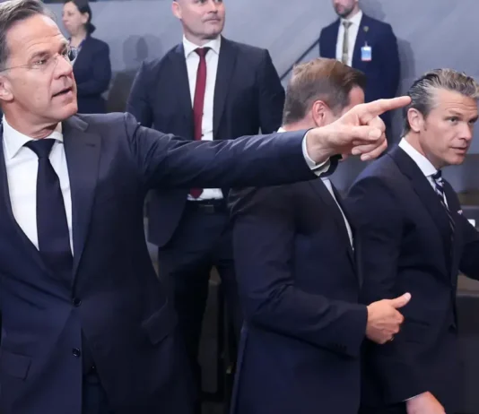 Mark Rutte ha affermato che 500 aerei statunitensi hanno utilizzato le basi italiane “per supportare” l’operazione ‘Epic Fury’, ma l’Italia smentisce