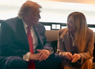 Donald Trump torna ad attaccare Giorgia Meloni: «Serve un ordine restrittivo»