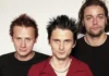 Muse, fuori oggi il nuovo album “The Wow!Signal!”: il ritorno del rock cosmico, con meno rivoluzione e più consapevolezza muse