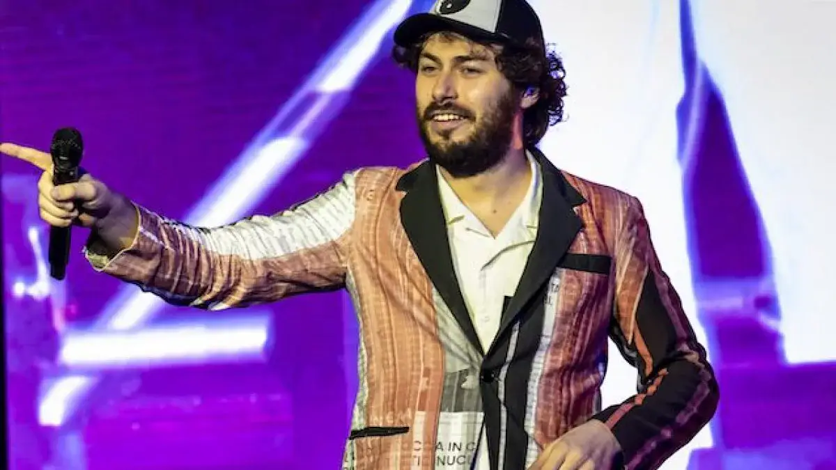 classifica radio i pinguini tattici nucleari conquistano la vetta con sorry scusa lo siento da Metropolitanmagazine.it classifica radio i pinguini tattici nucleari conquistano la vetta con sorry scusa lo siento