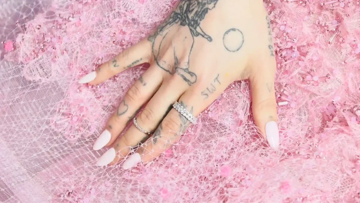 perch233 il rosa lattiginoso 232 la sfumatura pi249 chic per la manicure da Metropolitanmagazine.it perch233 il rosa lattiginoso 232 la sfumatura pi249 chic per la manicure