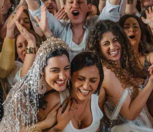 Classifica Radio, Serena Brancale, Levante e Delia riconquistano la vetta con “Al Mio Paese” Classifica Radio, Serena Brancale, Levante e Delia ritornano al primo posto