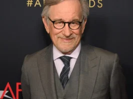 Steven Spielberg elogia ‘Obsession’.”Backrooms? lo vedrò. Per ora li applaudo entrambi”