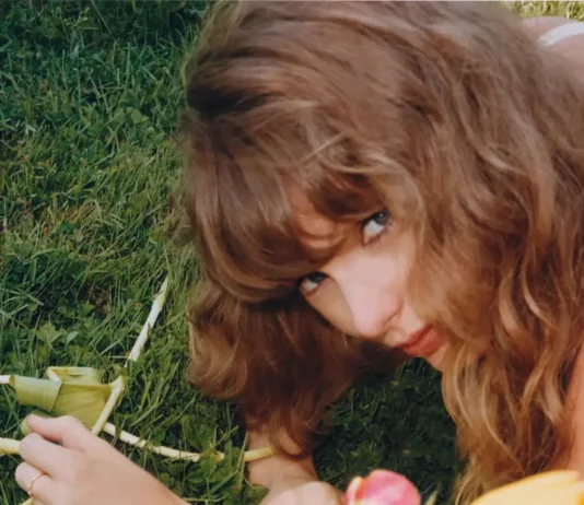 Taylor Swift è felice «verso l’infinito e oltre» di aver potuto scrivere una canzone per “Toy Story 5”