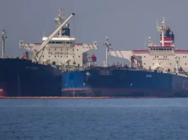 Macron ha dichiarato che la marina francese avrebbe abbordato una petroliera appartenente alla “flotta ombra” russa