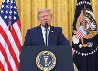 Il discorso di Trump sulle teorie cospirative delle truffe alle elezioni (attaccando la Cina)