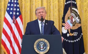 Il discorso di Trump sulle teorie cospirative delle truffe alle elezioni (attaccando la Cina)