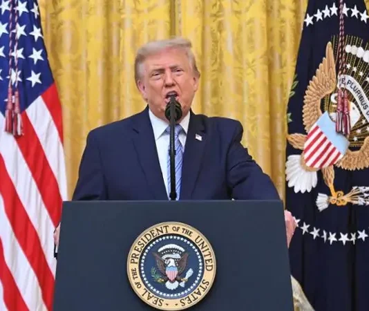 Il discorso di Trump sulle teorie cospirative delle truffe alle elezioni (attaccando la Cina)