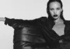 Alisha Boe è il nuovo volto di Black Opium: YSL Beauty porta il profumo cult nella sua party girl era