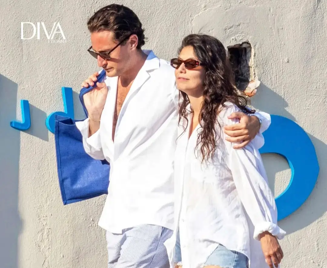 beccata alessandra mastronardi con il nuovo fidanzato alessandro pirounis dopo il matrimonio lampo con gianpaolo sannino da Metropolitanmagazine.it beccata alessandra mastronardi con il nuovo fidanzato alessandro pirounis dopo il matrimonio lampo con gianpaolo sannino