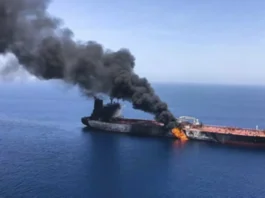 Una petroliera è esplosa per una mina nello Stretto: il pericolo sui transiti di Hormuz e l’autorità iraniana