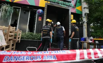 Almeno 27 persone sono morte in un incendio in un bar a Bangkok in Thailandia