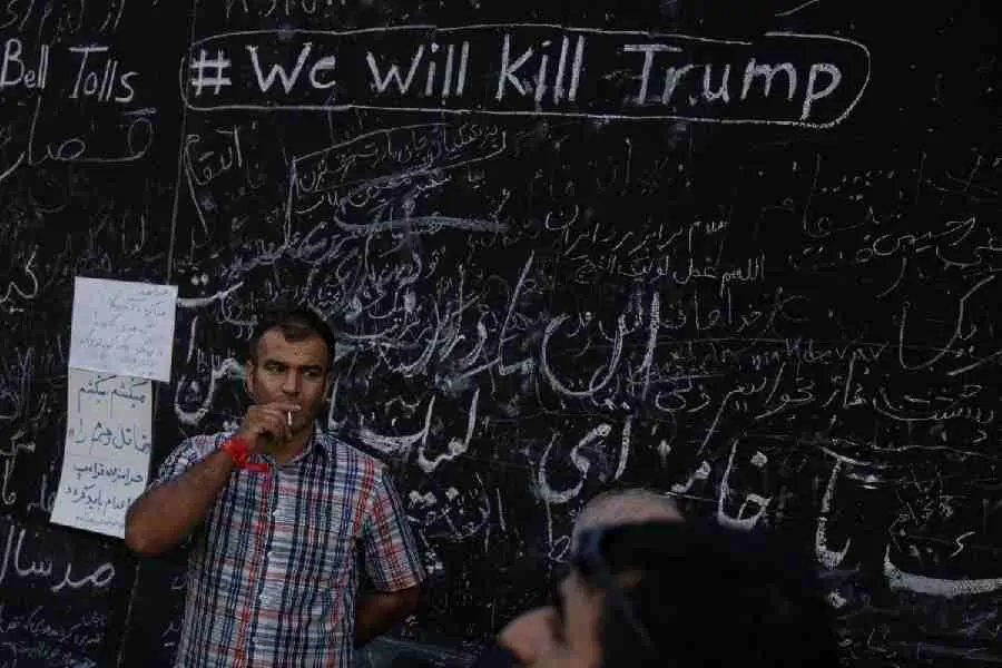 minacce a trump durante i funerali di khamenei da Metropolitanmagazine.it minacce a trump durante i funerali di khamenei