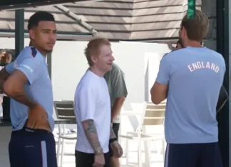 Ed Sheeran ha fatto visita alla nazionale inglese: «Chiunque può vincere, e credo che saremo noi»