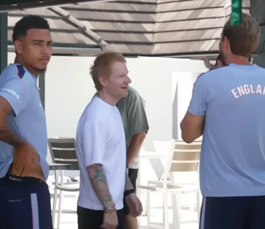 Ed Sheeran ha fatto visita alla nazionale inglese: «Chiunque può vincere, e credo che saremo noi»