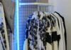 Anche la moda si unisce al dibattito della privacy digitale: pronto l’abbigliamento contro il tracciamento IA Abbigliamento Privacy - Photo Credits Euronews.com