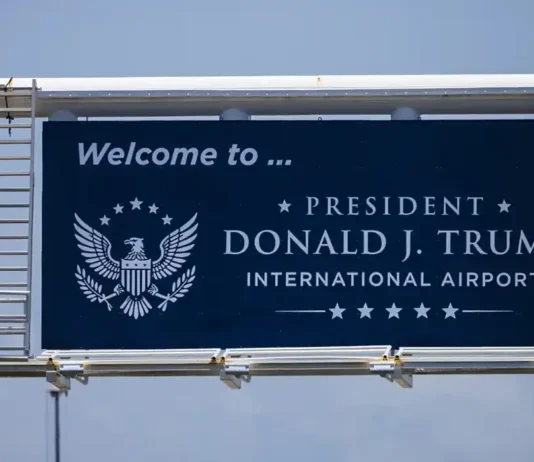 Florida, il presidente degli USA ribattezza l’aeroporto di Palm Beach dandogli il suo nome Aeroporto Palm Beach - Photo Credits Euronews.com