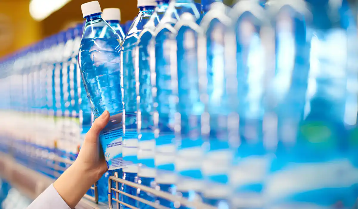 dal 12 agosto saranno vietate le bottiglie d8217acqua facciamo chiarezza sulla fake news dell8217estate da Metropolitanmagazine.it dal 12 agosto saranno vietate le bottiglie d8217acqua facciamo chiarezza sulla fake news dell8217estate