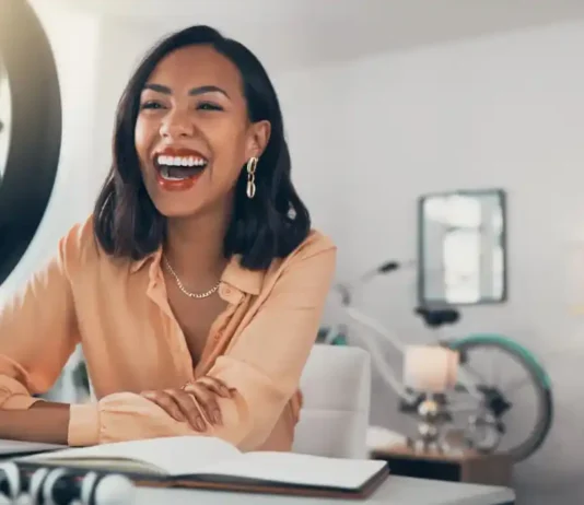 La domanda che almeno una volta nella vita ha investito tutti: ma quanto guadagnano gli influencer? Influencer Guadagni - Photo Credits Kolsquare