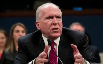 Brennan contro Trump: l’ex capo della CIA porta il Dipartimento di Giustizia in tribunale John Brennan Causa - Photo Credits Politico