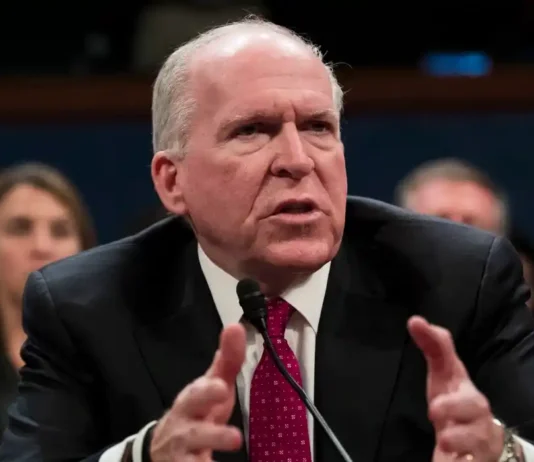 Brennan contro Trump: l’ex capo della CIA porta il Dipartimento di Giustizia in tribunale John Brennan Causa - Photo Credits Politico