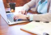 L’IA forse non ci ruberà il lavoro, ma sicuramente lo cambierà: cosa ce lo rivela? Lavoro IA - Photo Credits Clinica Baviera