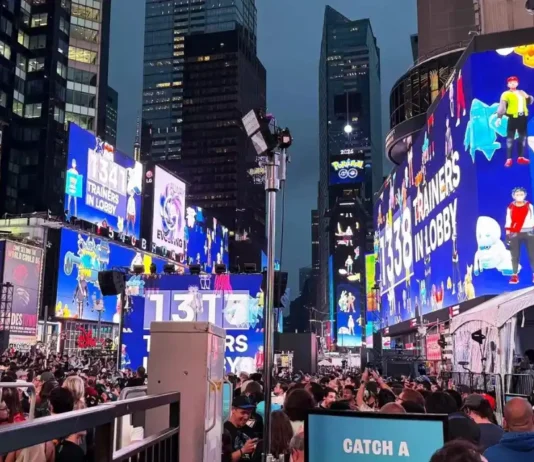 Mega Mewtwo a Times Square: Pokémon GO festeggia 10 anni con un raid da record Pokémon GO Mewtwo - Photo Credits Multiplayer