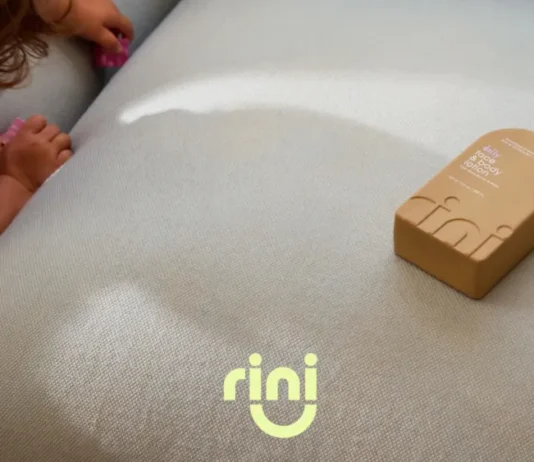 Shay Mitchell entra nel mondo della skincare per bambini con Rini: la nuova linea che vuole semplificare la vita ai genitori